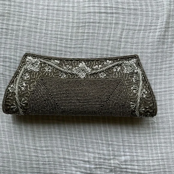 New Elegant Beaded Clutch - Picture 2 of 5